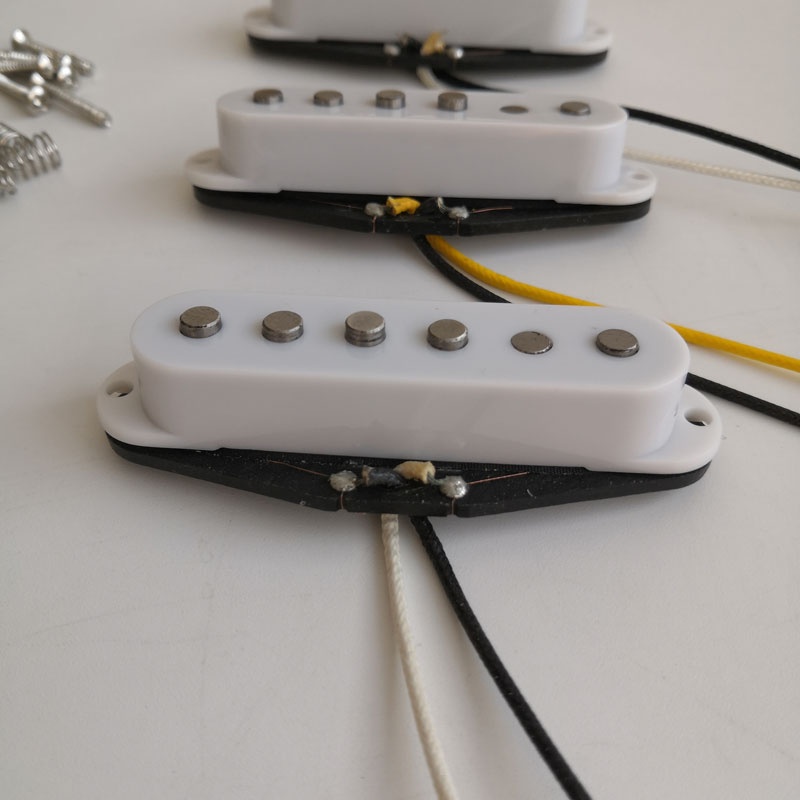 Strat Single Coil Pickups Alnico 5 Pole Pieces Fiber Flatworks